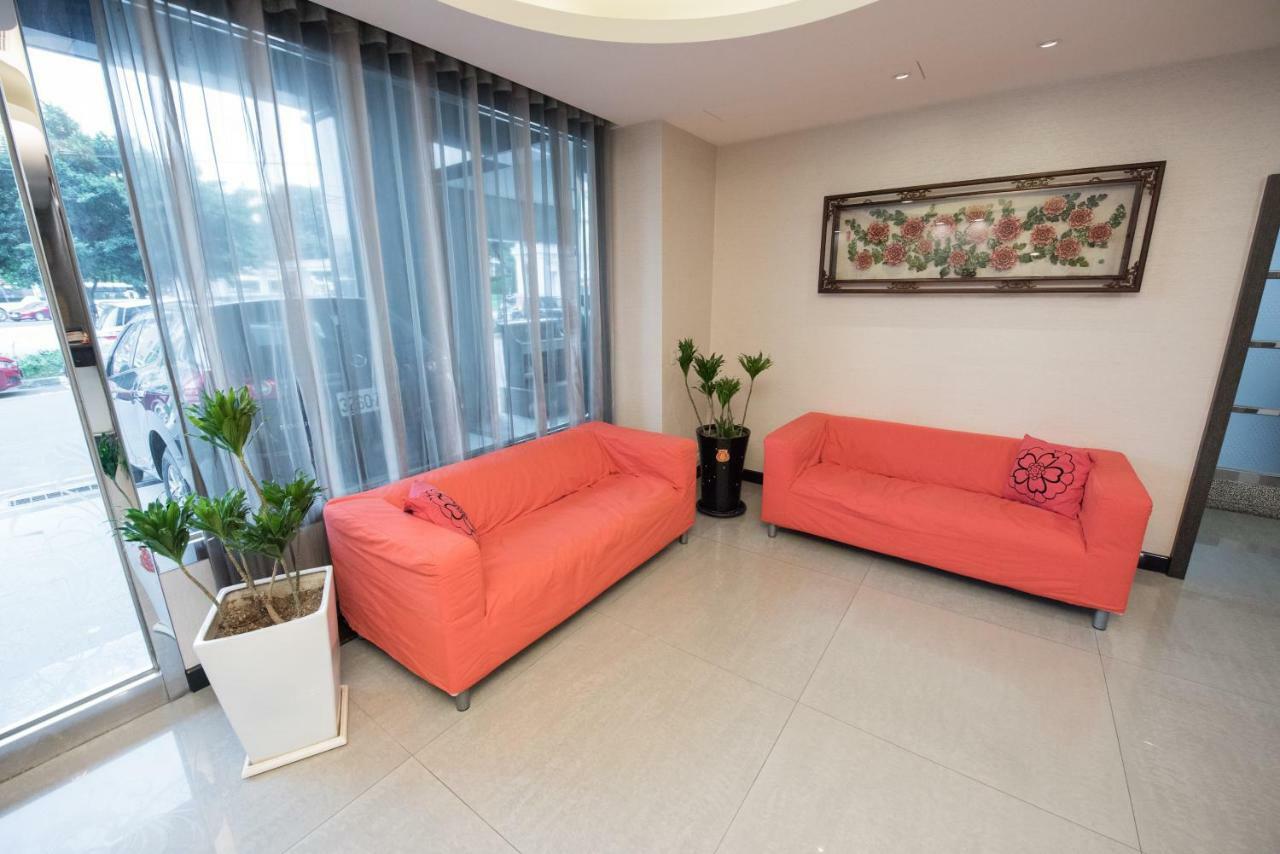 Junli Hotel Banciao Bagian luar foto