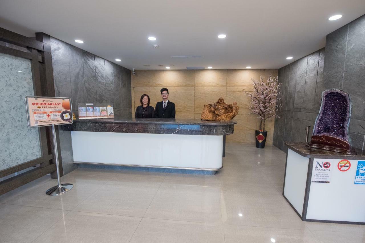 Junli Hotel Banciao Bagian luar foto